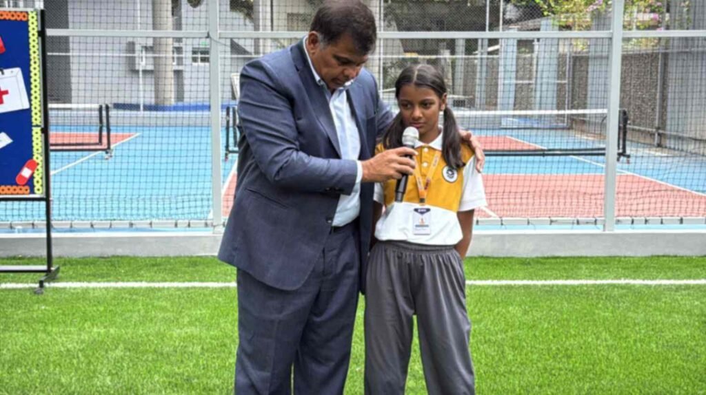 Student interacting with a doctor